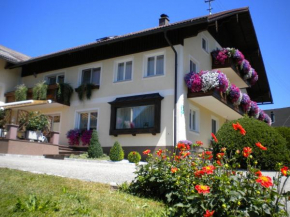 Gästehaus Jedinger, Sankt Georgen Im Attergau